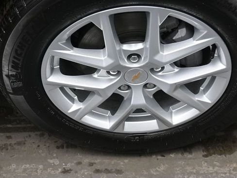 Used 2024 Chevrolet Equinox LS w/ LS Convenience Package image 29