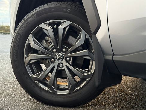 Used 2024 Toyota RAV4 Limited image 27