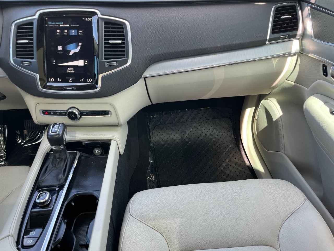 Used 2022 Volvo XC90 T5 Momentum AWD/4WD image 15