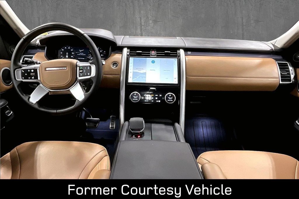 Used 2025 Land Rover Discovery Metropolitan Edition AWD/4WD image 8