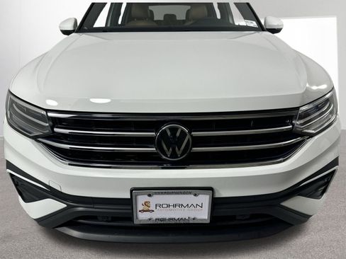 Used 2024 Volkswagen Tiguan SE image 28