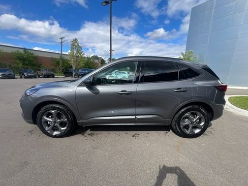 Used 2024 Ford Escape ST-Line w/ Tech Pack #1 AWD/4WD image 8