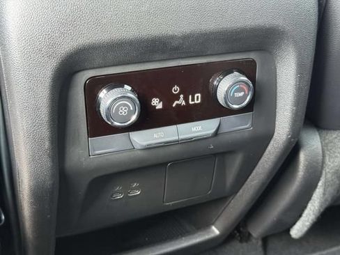 Used 2026 Chevrolet Traverse LT AWD/4WD image 16