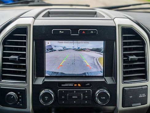 Certified 2019 Ford F150 Lariat image 29