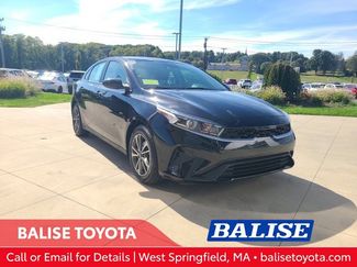 Used 2023 Kia Forte LXS image 1