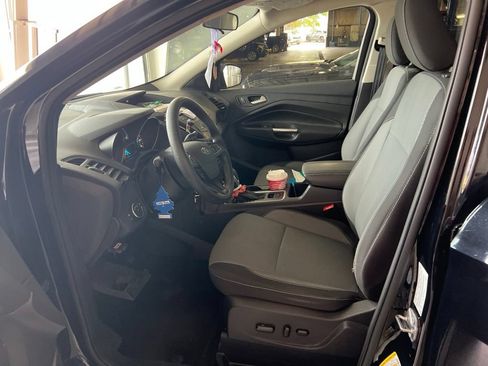 Used 2018 Ford Escape SE FWD image 6