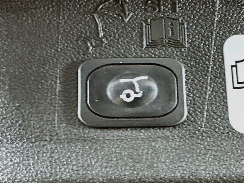 Used 2017 Ford Escape Titanium FWD image 30