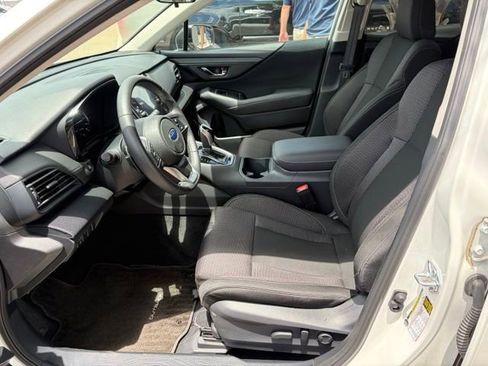 Used 2025 Subaru Outback Premium AWD/4WD image 9