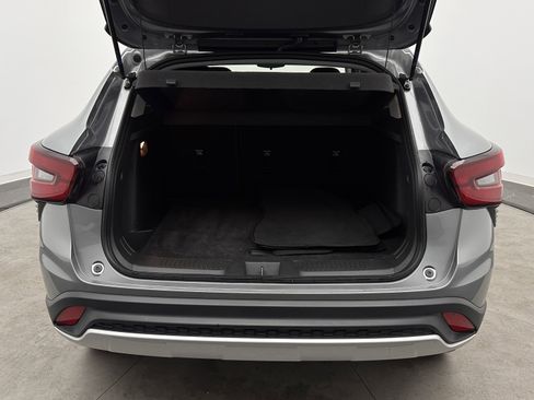 Used 2025 Chevrolet Trax LT w/ LT Convenience Package FWD image 26