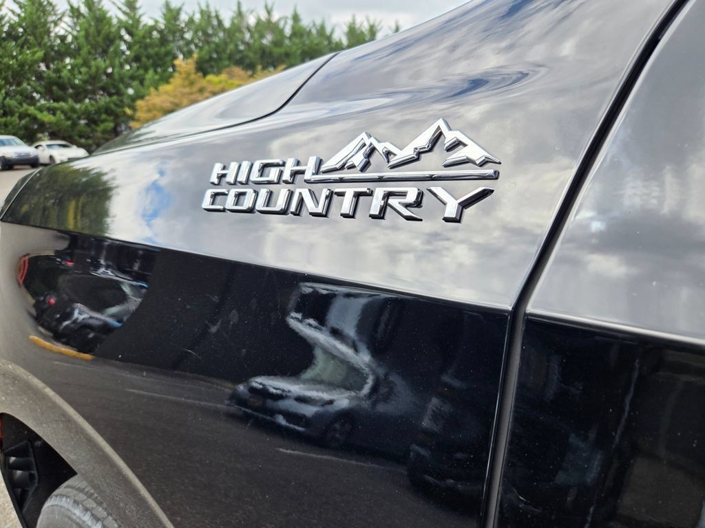 Used 2022 Chevrolet Tahoe High Country AWD/4WD image 10