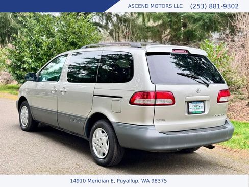 Used 2002 Toyota Sienna LE image 3
