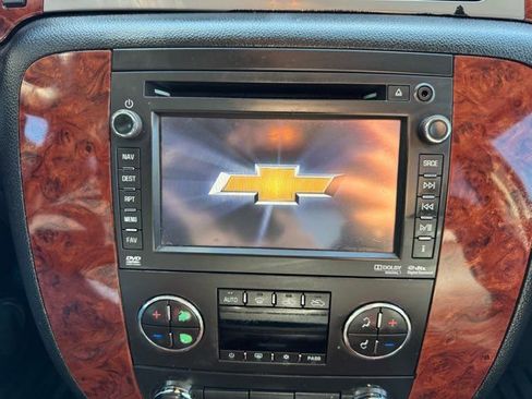 Used 2013 Chevrolet Avalanche LTZ image 13