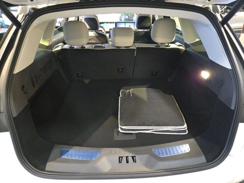 New 2026 Lincoln Nautilus Premier AWD/4WD image 17