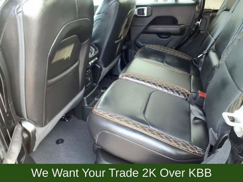 Used 2023 Jeep Wrangler Unlimited Sahara image 22