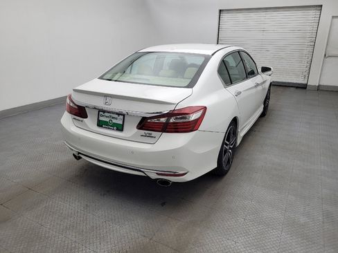Used 2016 Honda Accord Touring image 7