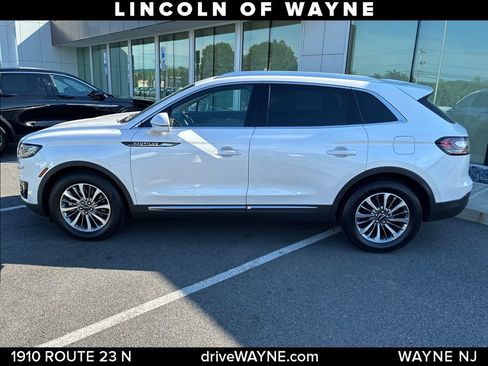 Certified 2019 Lincoln Nautilus Select FWD image 2