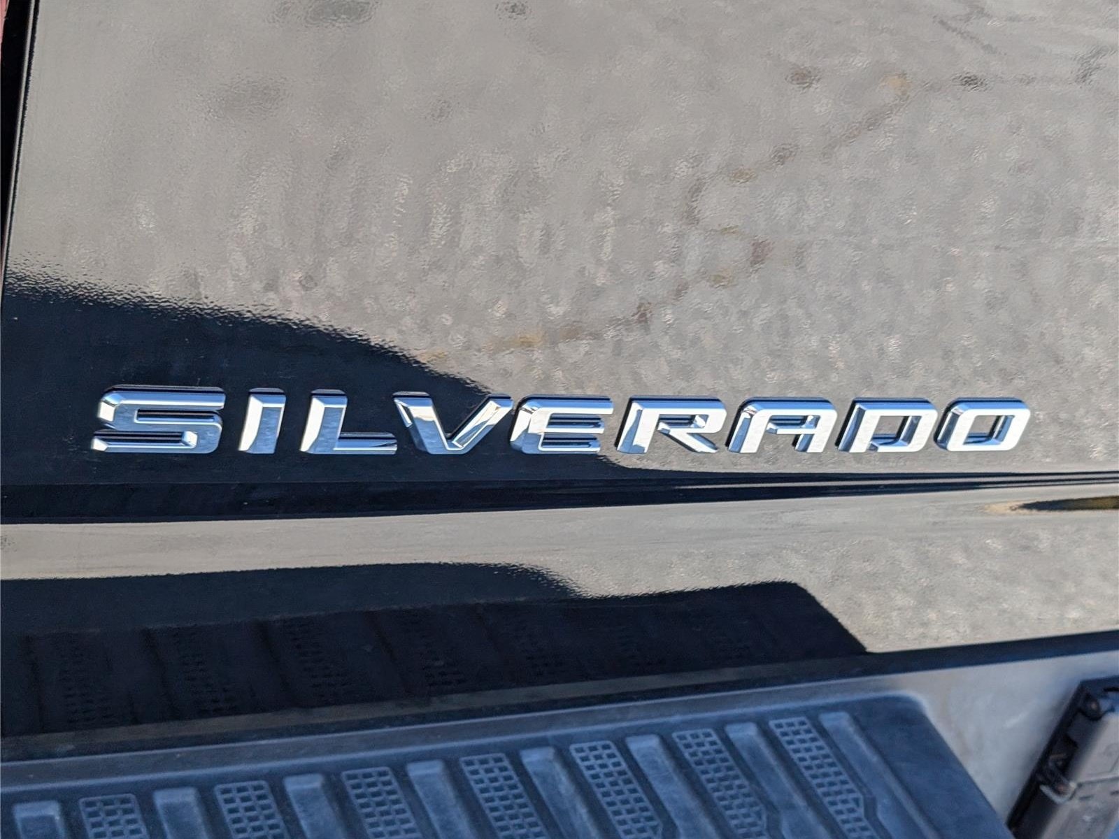 Used 2025 Chevrolet Silverado 3500 LT w/ Safety Package AWD/4WD image 9
