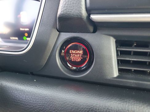 Used 2025 Honda Pilot Black Edition image 35