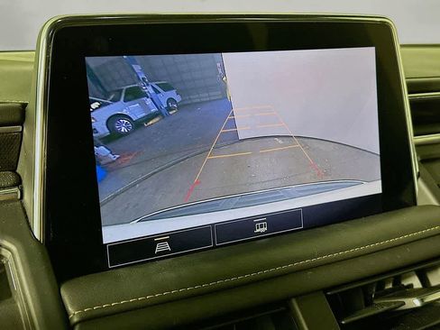 Used 2021 GMC Yukon AT4 image 28