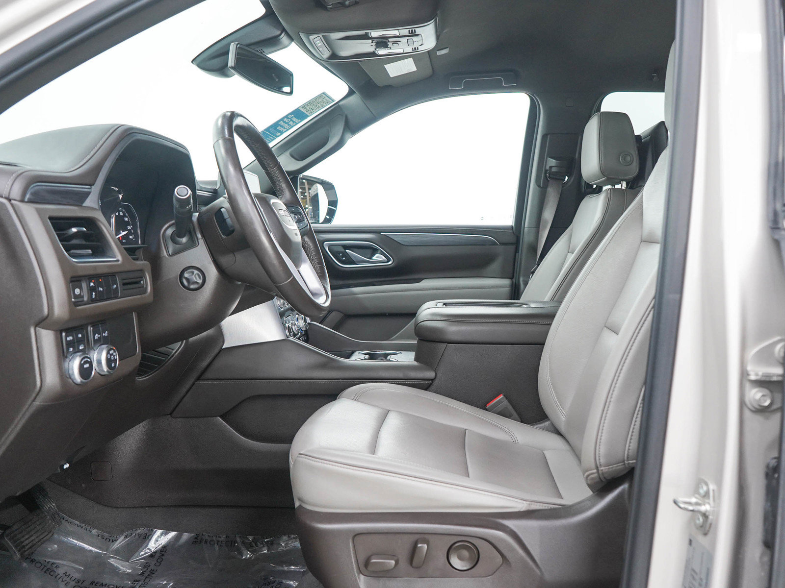 Used 2021 GMC Yukon XL SLT w/ Rear Media and Nav Package AWD/4WD image 25
