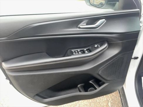 Certified 2023 Jeep Grand Cherokee L Laredo image 11