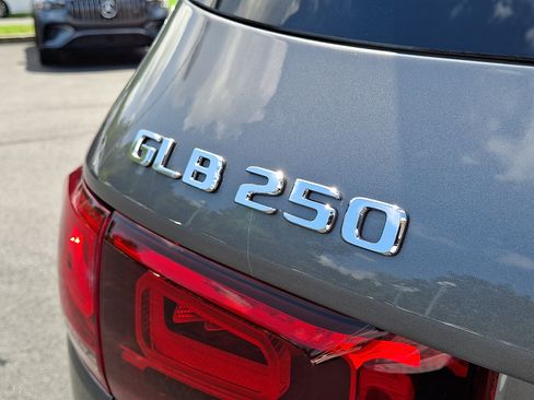 Certified 2023 Mercedes-Benz GLB 250 4MATIC image 32