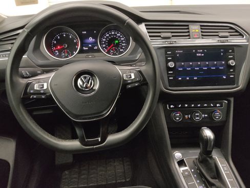 Used 2020 Volkswagen Tiguan SE w/ 3rd Row Seat Package image 22