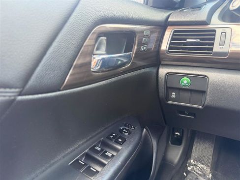 Used 2016 Honda Accord EX-L image 31