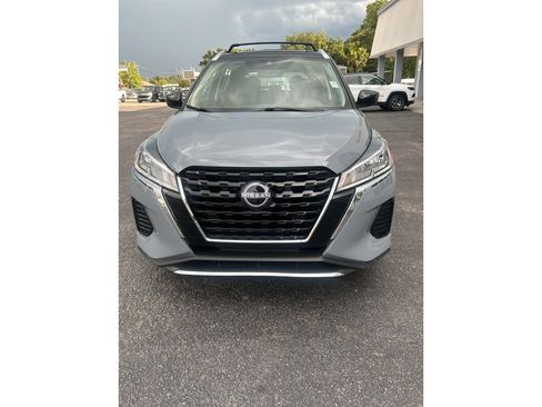 Used 2023 Nissan Kicks SV w/ Interior Electronics Package FWD image 5