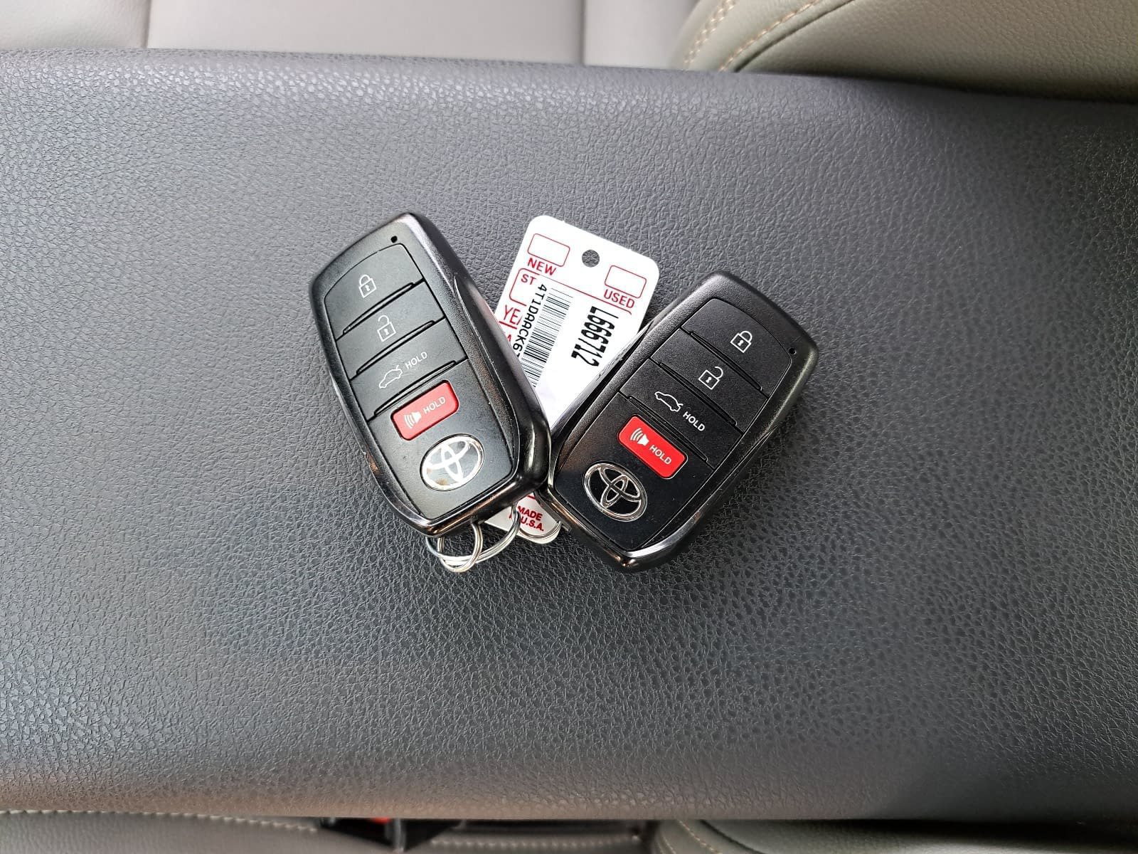 Used 2026 Toyota Camry SE FWD image 39