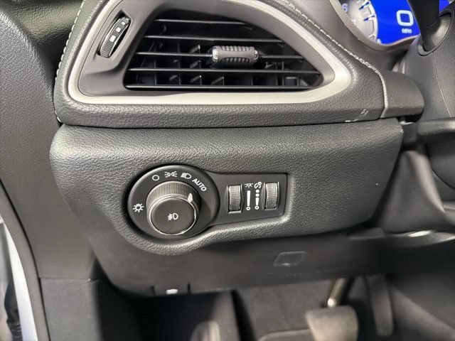 New 2026 Chrysler Pacifica Select AWD/4WD image 21