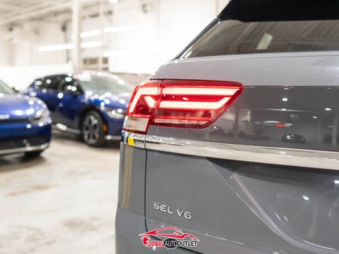 Used 2022 Volkswagen Atlas Cross Sport SEL Premium R-Line image 47