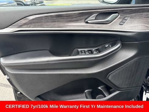 Used 2023 Jeep Grand Cherokee L Limited w/ Luxury Tech Group II AWD/4WD image 18