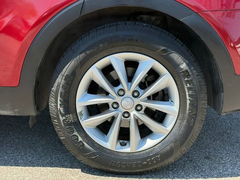 Used 2017 Kia Sorento LX w/ LX Convenience Package image 36