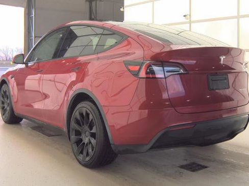 Used 2021 Tesla Model Y Long Range image 5