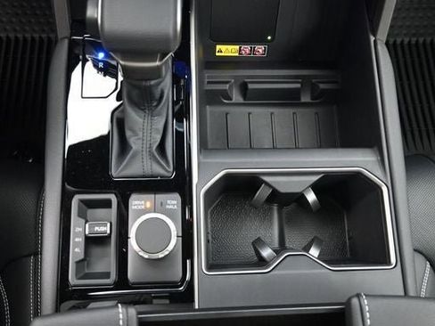 New 2026 Toyota Tundra Limited AWD/4WD image 24