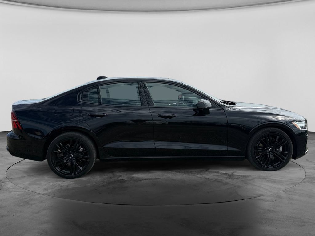 Used 2024 Volvo S60 B5 Plus FWD image 10