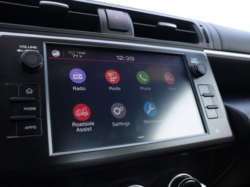 Used 2024 Toyota GR86 Base image 9