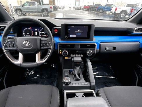 Used 2025 Toyota 4Runner TRD Off-Road image 16
