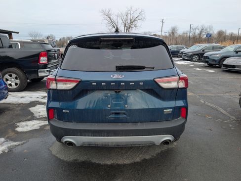 Used 2020 Ford Escape SE image 3