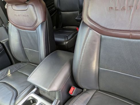 Used 2020 Ford Explorer Platinum w/ Premium Technology Package image 16