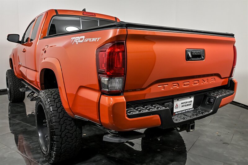 Used 2016 Toyota Tacoma TRD Sport w/ Towing Package RWD image 7