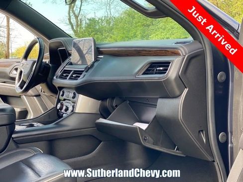 Used 2023 Chevrolet Suburban Premier AWD/4WD image 19
