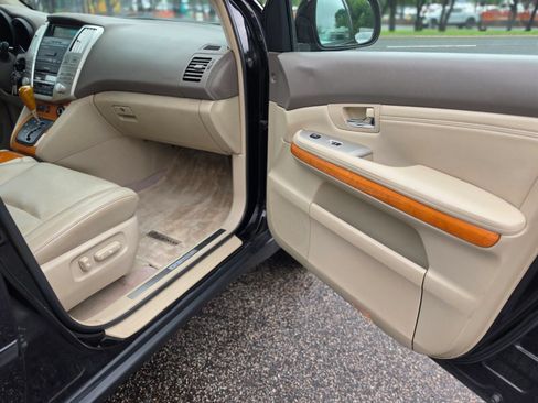 Used 2005 Lexus RX 330 AWD w/ Premium Plus Pkg image 18