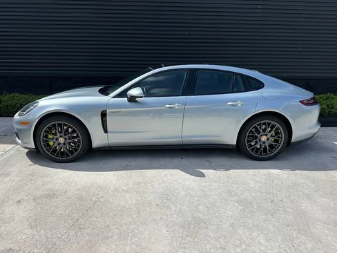 Certified 2018 Porsche Panamera 4 AWD/4WD image 2