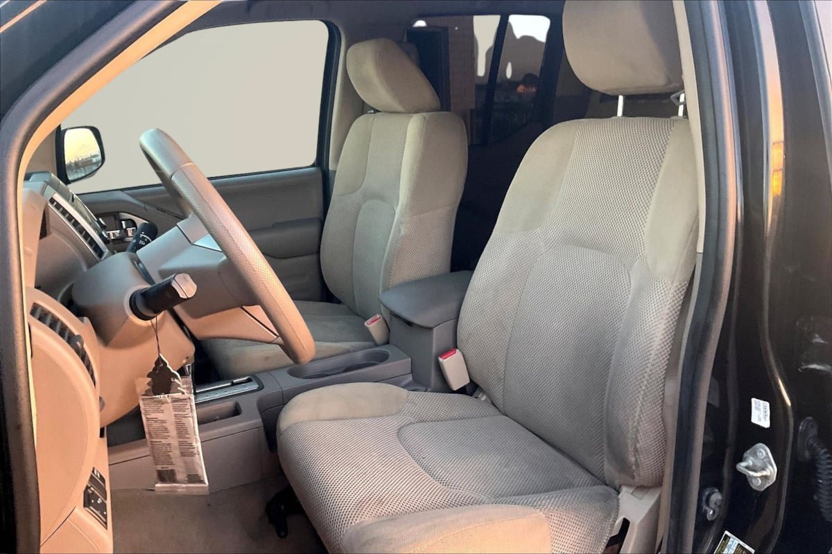 Used 2018 Nissan Frontier SV RWD image 24