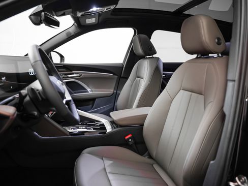 New 2025 Audi Q5 Premium Plus image 8