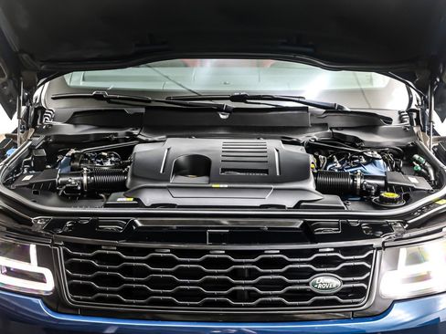 Used 2022 Land Rover Range Rover Sport HST image 10