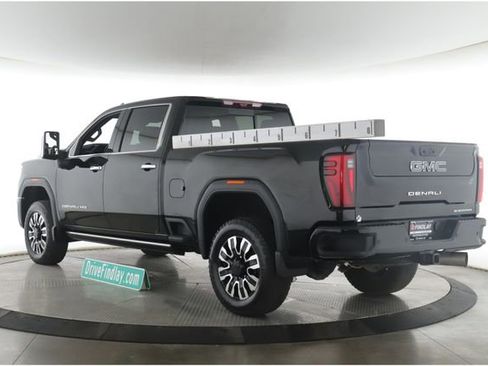 Used 2025 GMC Sierra 2500 Denali Ultimate AWD/4WD image 8