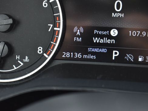 Used 2024 Nissan Pathfinder SV FWD image 33